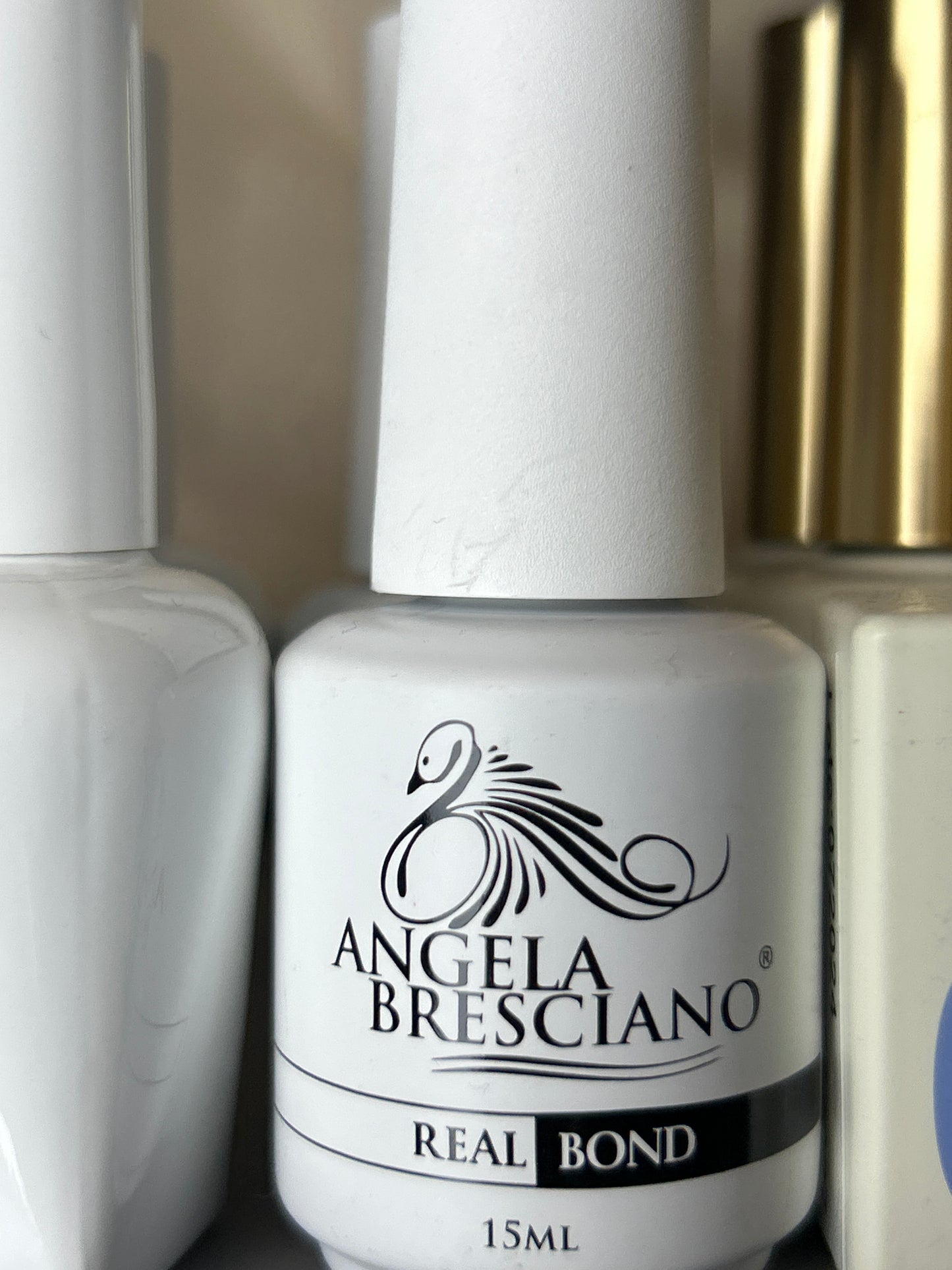 Real Bond Angela bresiano