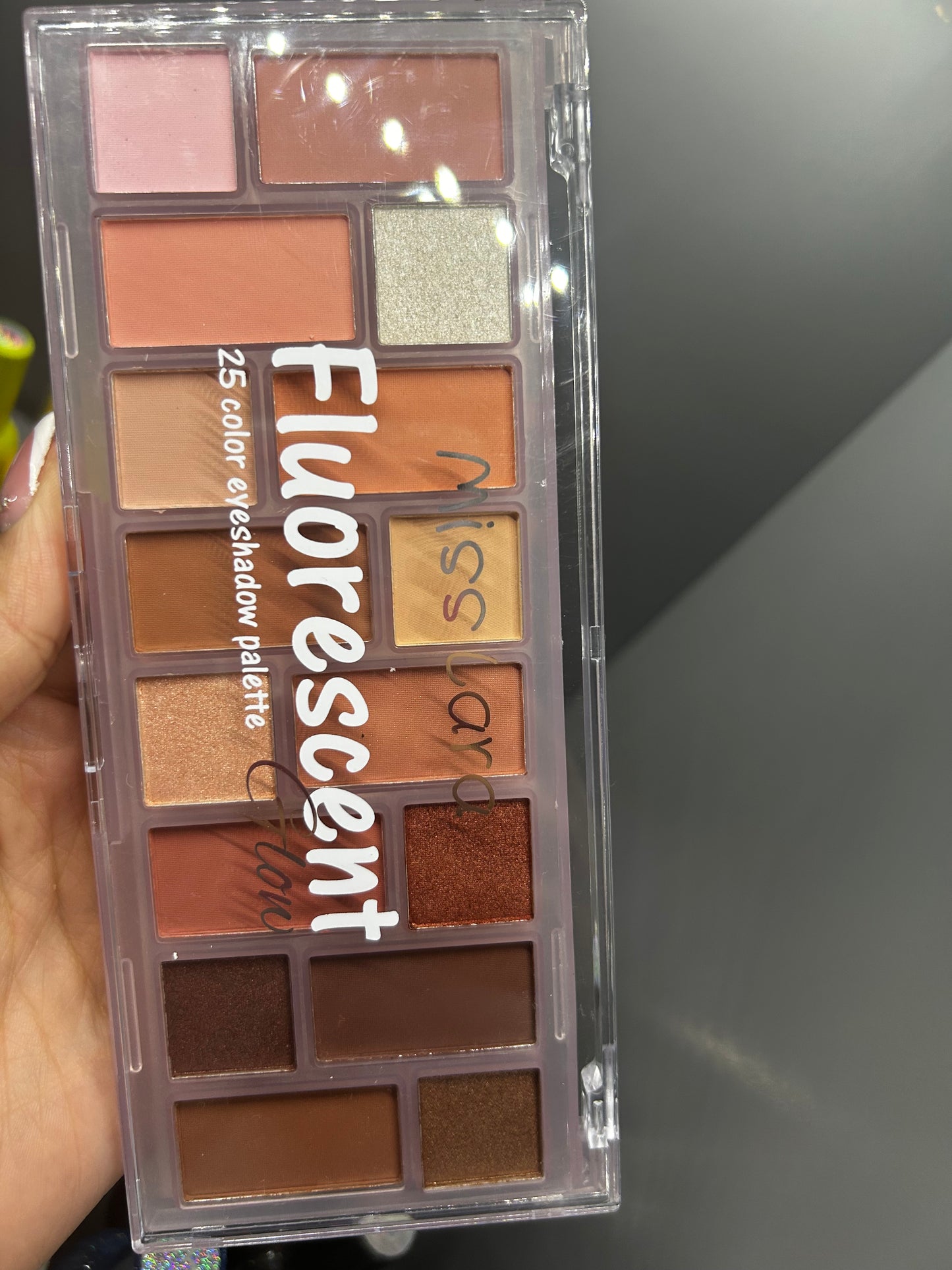 Paleta MISS LARA 16 colores  FLUORESCENT GLOW