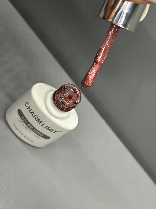 Charm limit ojo de gato 07